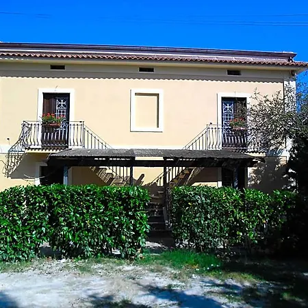 Casale Del Borgo Bed & Breakfast 3*