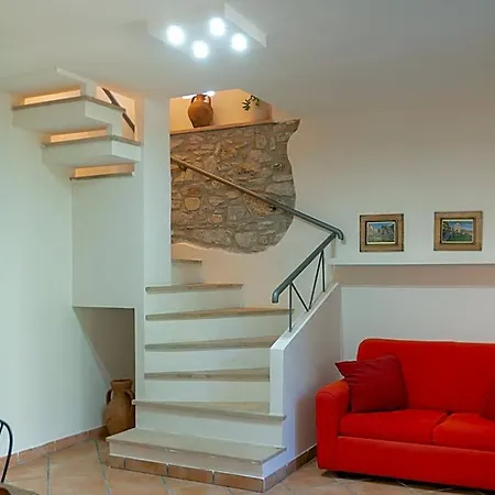 Casale Del Borgo Bed & Breakfast 3*